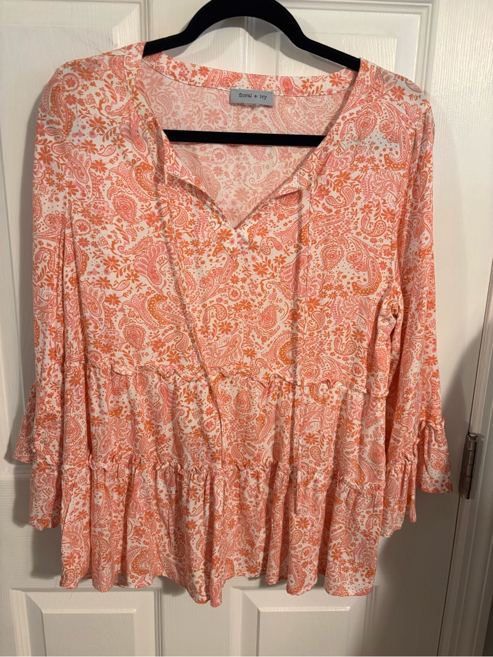 😍Boho Floral Paisley Peplum Top in Coral Size Large